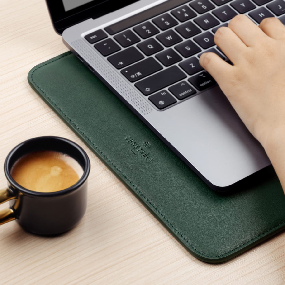 Husă de protecție din piele ecologică Comfyable compatibilă MacBook Air 15 inch M2/M3/M4 – Verde Sequoia