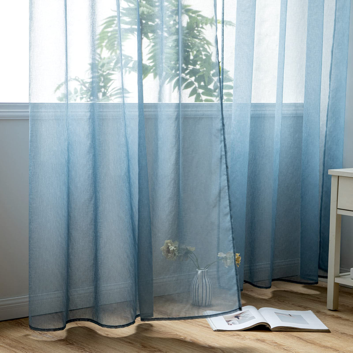 Perdele transparente vaporoase pentru living cu inele 140x145 cm, set 2 bucăți – Bleumarin
