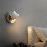 Aplică de perete reglabilă 360° cu întrerupător 5W LED design industrial din lemn și metal ouglres – Alb