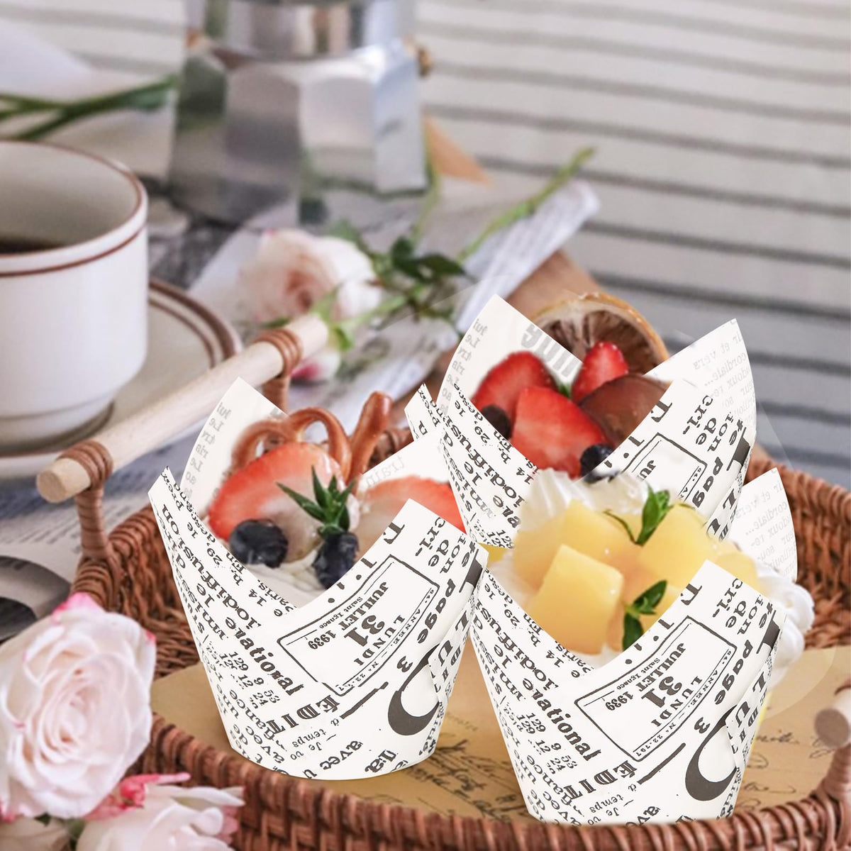 Forme din hârtie tip lalea pentru brioșe și cupcakes, set 200 bucăți – Multicolor