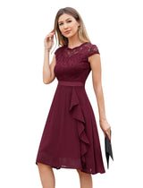 Rochie elegantă de cocktail și ocazie din dantelă și voal cu volane Odizli – Roșu Bordeaux L